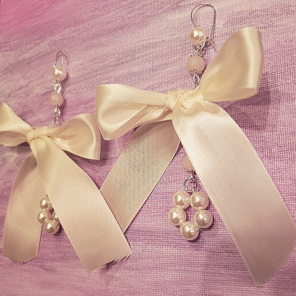 Handmade Adorable Bow & Rose Quartz Dangle Earrings - Picture 3 of 5